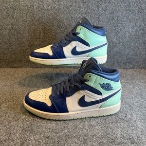 Air Jordan 1 Mid Obsidian Mint White Men’s 9.5 554724-413